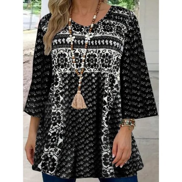 Unbranded Tops - Black & White 6X Tunic Top Empire Waist 3/4 sleeve V-Neck Measures To Be 3X/4X